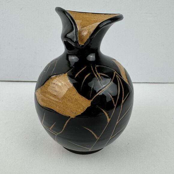 Jamaica Frazer Ceramics Small Round Vase Signed Black Leaf Tulip Style Mouth - Picture 2 of 8